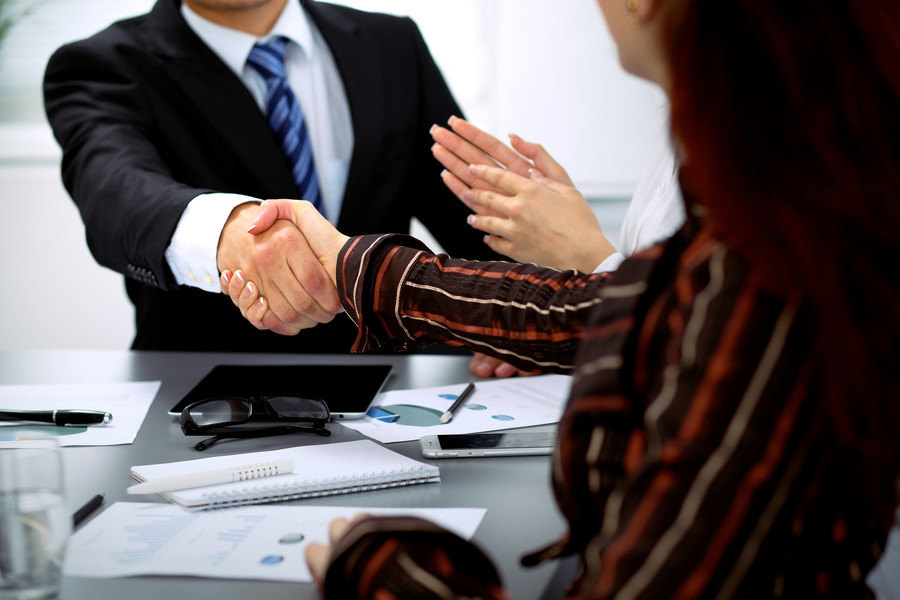 上海離婚律師視角:法院判決書能否換領(lǐng)離婚證的深度剖析