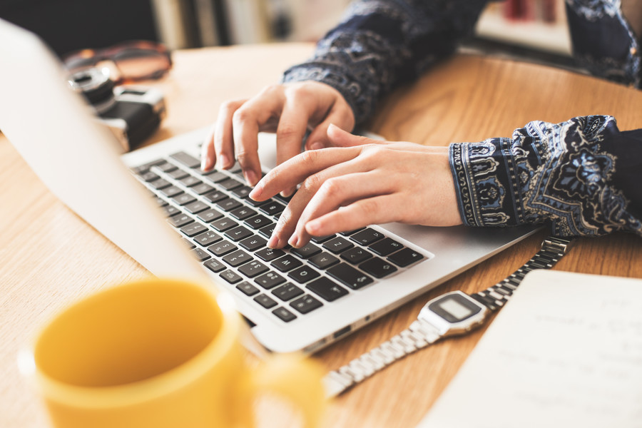 上海家暴律師視角：家庭暴力下兒童叛逆的法律應(yīng)對與社會干預(yù)路徑