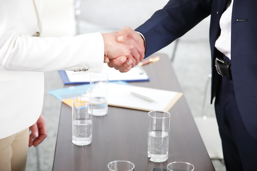 上海離婚律師視角：女方起訴離婚男方不出庭的判決情形