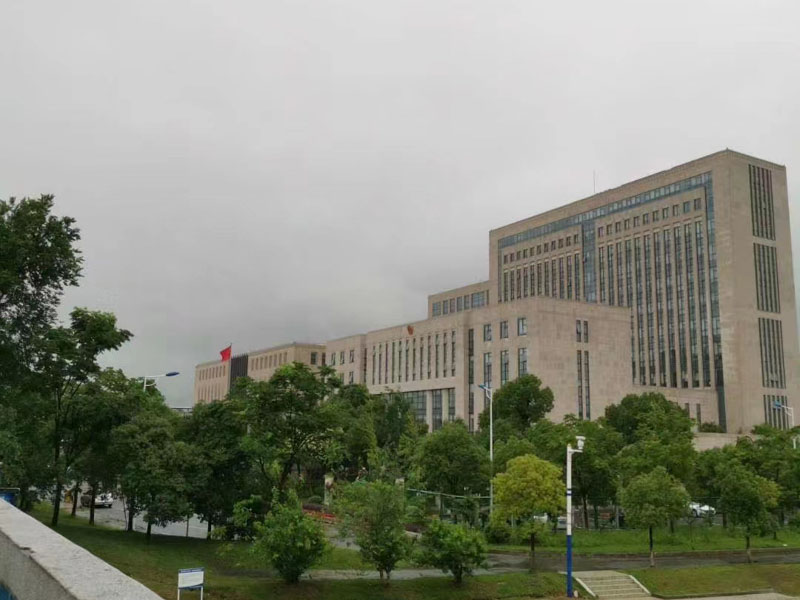 上海律師服務(wù)網(wǎng)為您講解婚姻存續(xù)期間鋪位承租權(quán)是否屬于夫妻共同財(cái)產(chǎn)