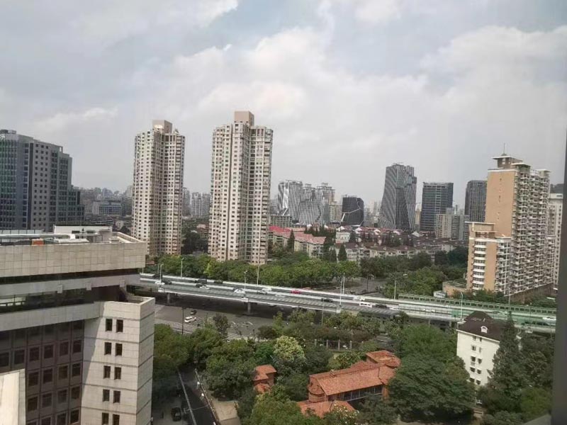 上海在線離婚律師:離婚案件中以一方名義在有限公司的出資額的處理方式