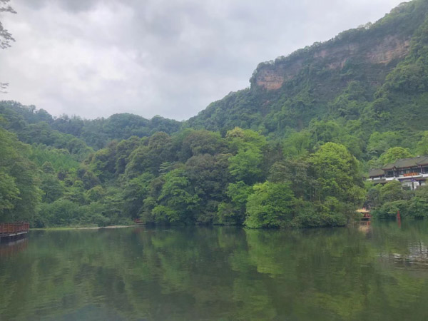 老夫少婦的情況下離婚了財產(chǎn)怎么分？上海律師離婚事務(wù)所來回答