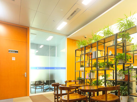 16歲被性侵，18歲產(chǎn)子，爸爸：“我有義務(wù)撫養(yǎng)被性侵生下的孩子”